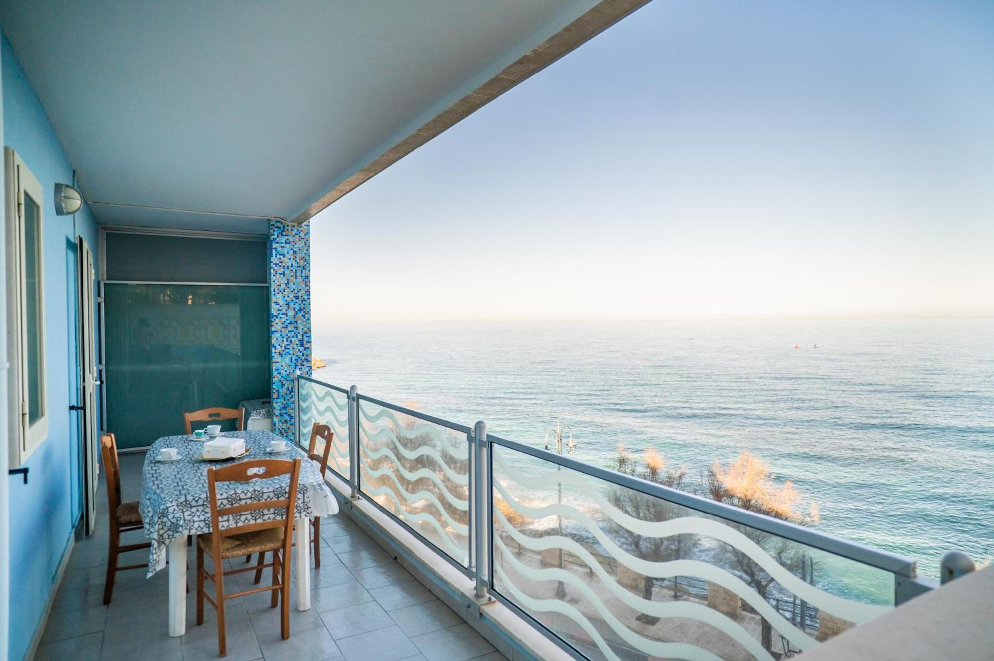 Milu'Seaview Ampia Casa Vista Mare Leilighet Giovinazzo Eksteriør bilde